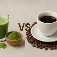 Zielone matcha vs. czarna kawa. Zastanawiasz się, ile kofeiny ma matcha? Porównanie napojów energetycznych.