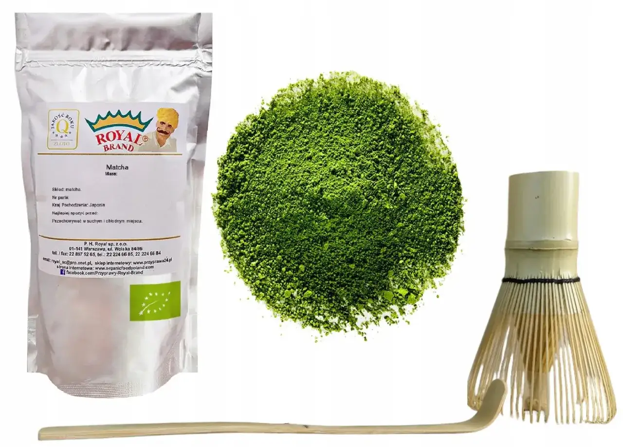 Zestaw do parzenia herbaty matcha: proszek, bambusowa miotełka (chasen) i łopatka (chashaku). Gdzie można kupić herbatę matcha? Na stronie organicfoodpoland.com.